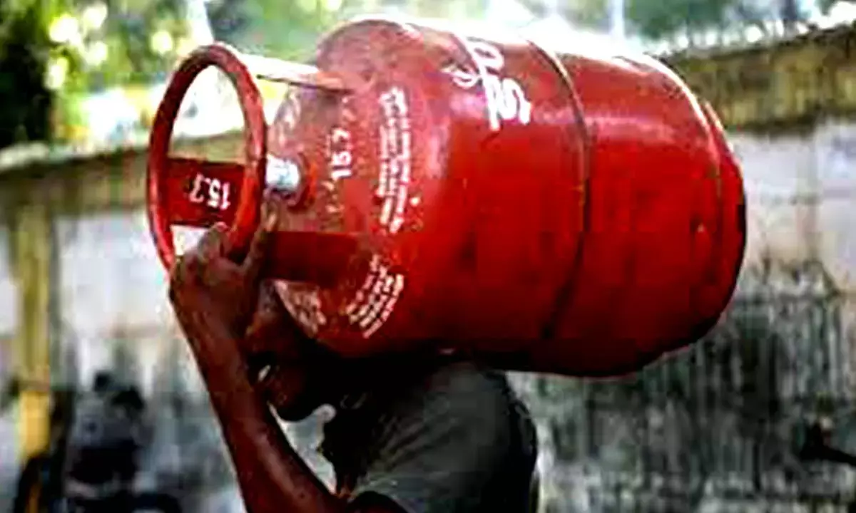 KTR chides Centre over gas cylinder price hike