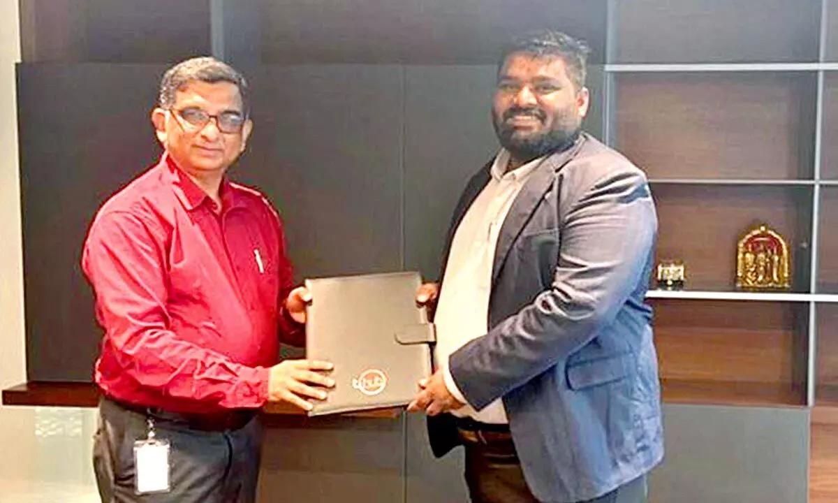 MSR (Mahankali Srinivas Rao), CEO, T-Hub and Prem Barthasarathy, Managing Partner, Pontaq exchanging the MoU documents in Hyderabad on Tuesday