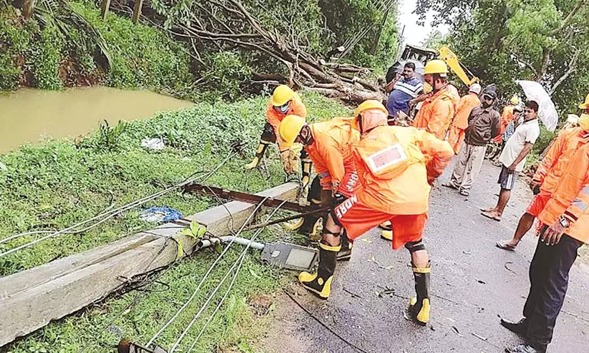 Power restoration on war-footing in flood-hit areas