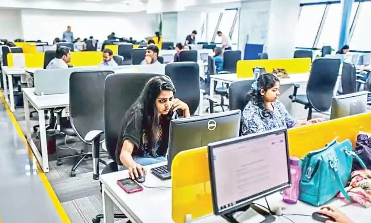 Mid-tier IT firms beat big peers in Q1