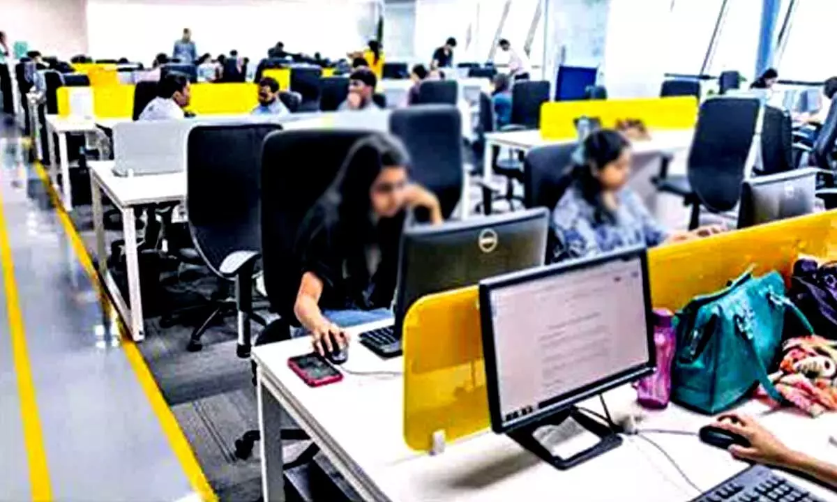 IT sector adds 4.5 lakh new jobs in FY22