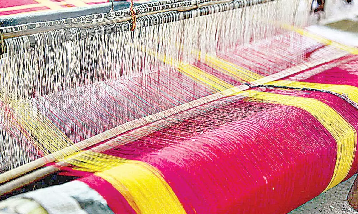 Immediate steps needed to improve the life of weavers