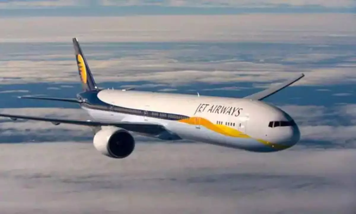 Jet Airways net loss widens to Rs 390 crore in June quarter