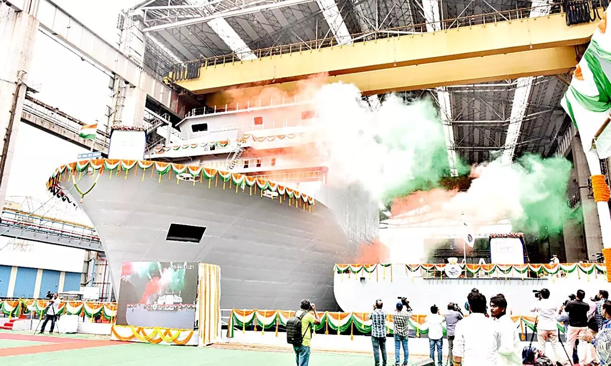 Navy unveils 2 dsvs at HSL