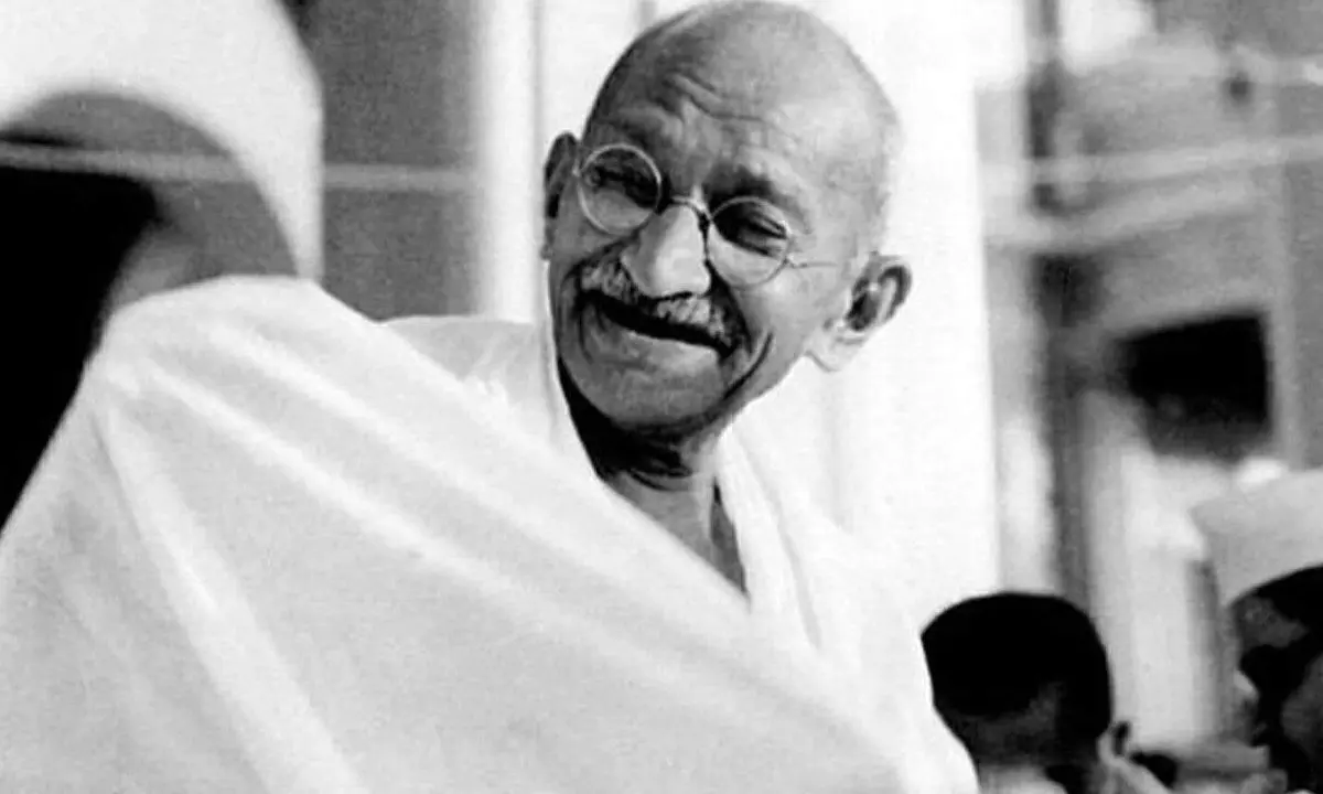 Gandhi adorable among artefacts at auctions