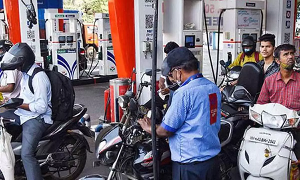 Festive season pushes  petrol, diesel sales in Sept