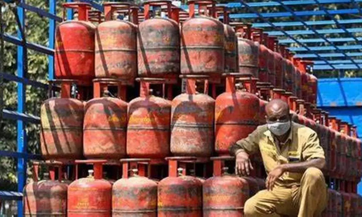 Cooking gas price hiked by Rs 50/cylinder, commercial gas up by Rs 350