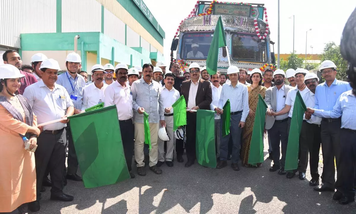 Sanjay Kumar Singh flags off the first consignment of LHB wheels at Rae Bareli