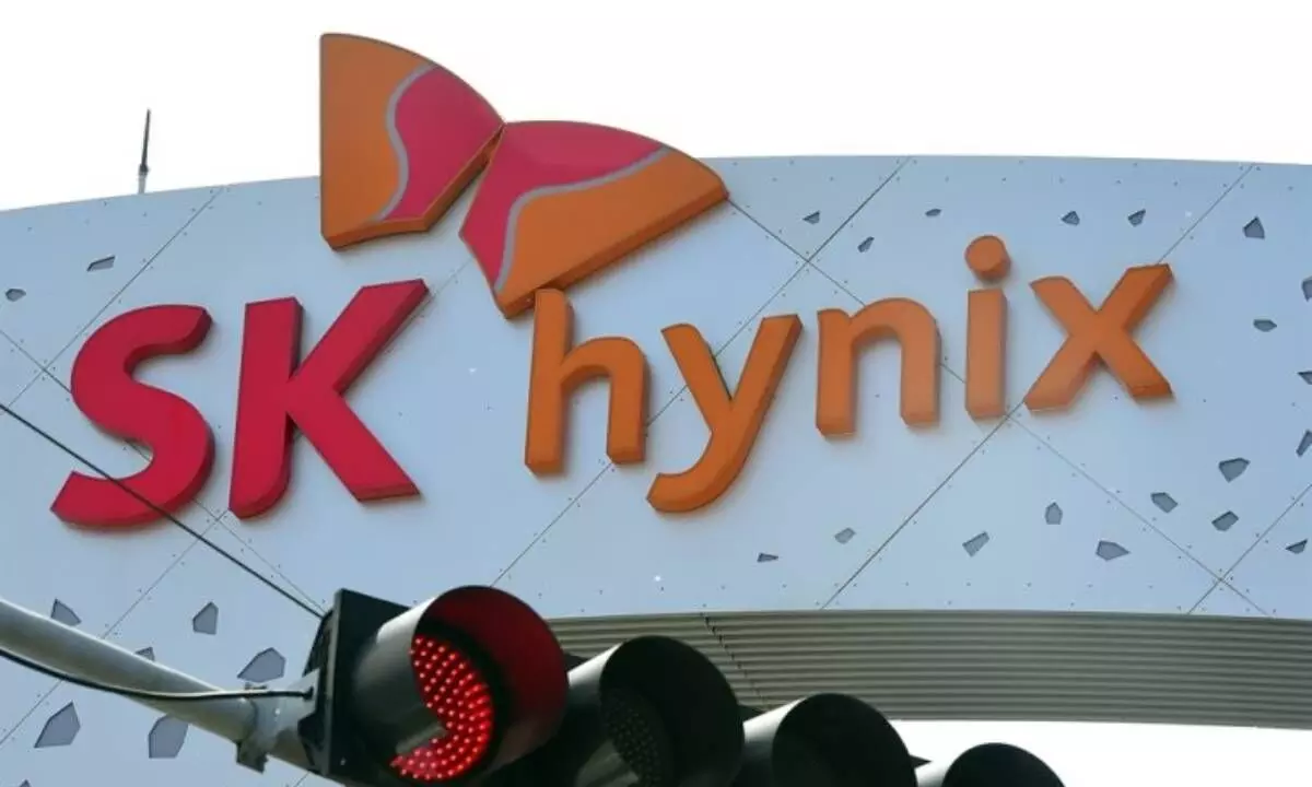 SK hynix reports 60% drop in Q3 profit, cuts 2023 investment by half