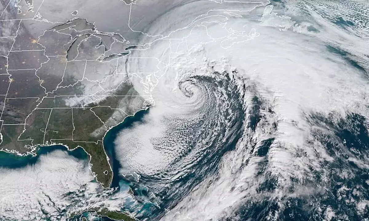 Tracing moisture source of cyclonic storms