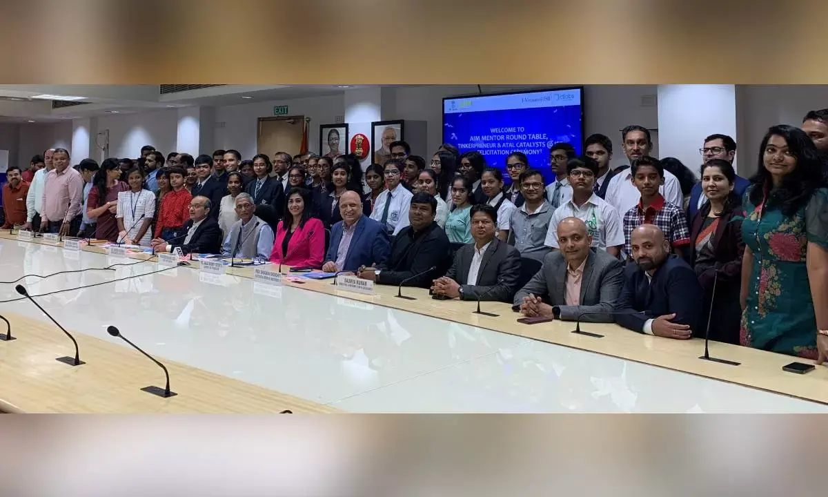 Niti Aayog recognises 20 students & mentors