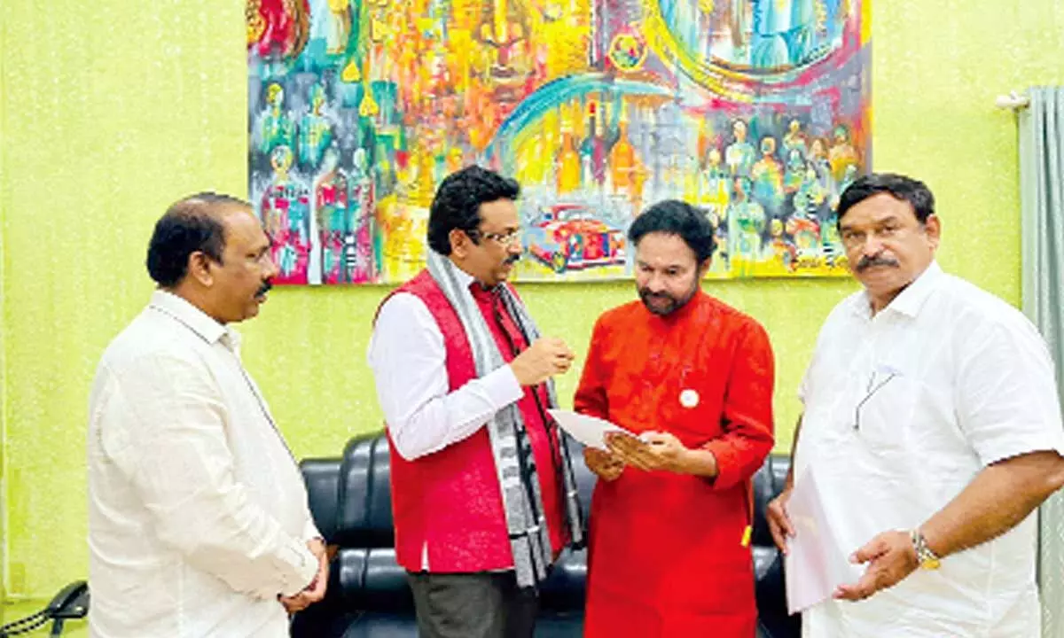 Union Minister for Tourism G Kishan Reddy meets delegation from Tours and Travel Association of Andhra at Vizag Airport
