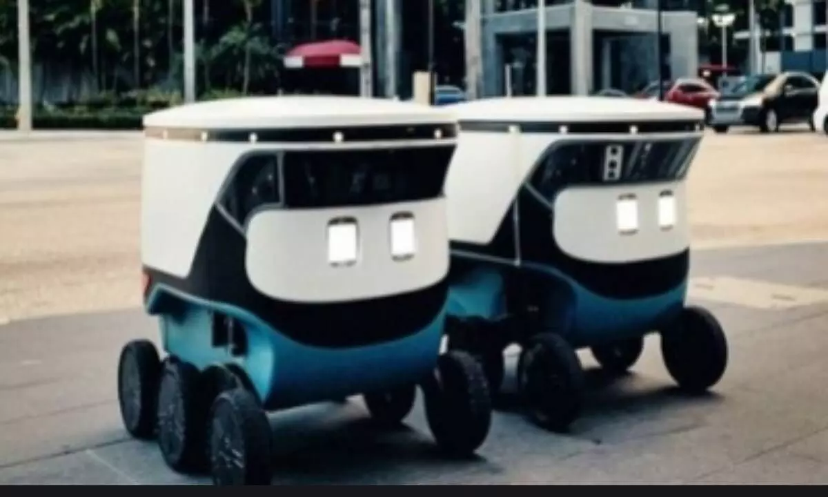 Uber partners with Cartken to use sidewalk robots for food deliveries