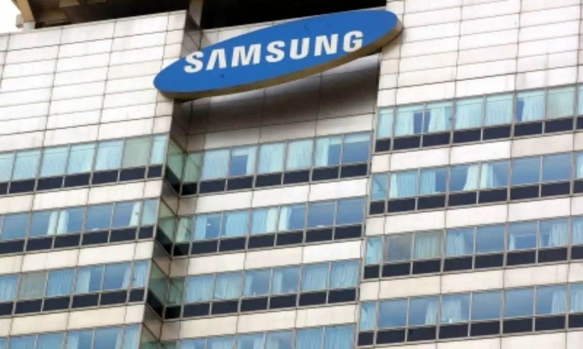 Samsung Q4 operating profit likely down 69% on chip price falls