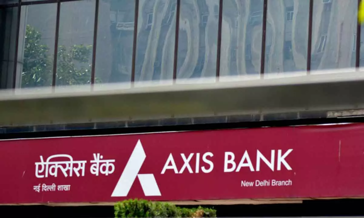 Axis Bank  inks revised pact with Max Fin Serv