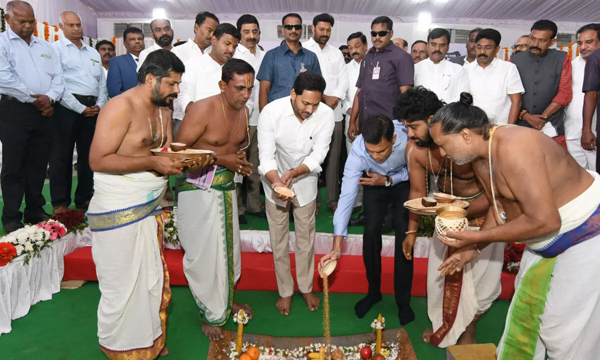 AP CM lays stone for Rs. 8,800 cr steel plant