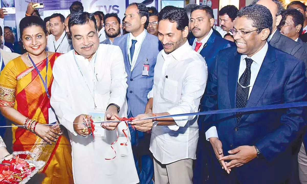 Nitin Gadkari inaugurates Sri City stall at GIS
