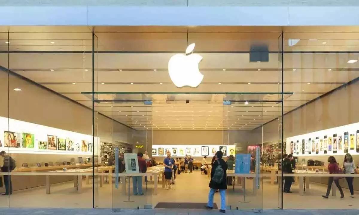 Apple products worth $500K stolen from American store