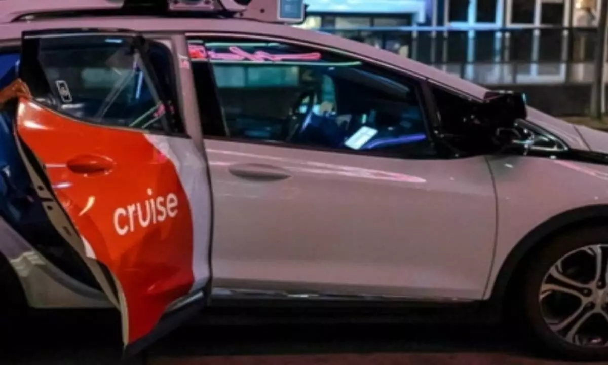 GMs self-driving car crashes into bus, automaker recalls 300 robotaxis