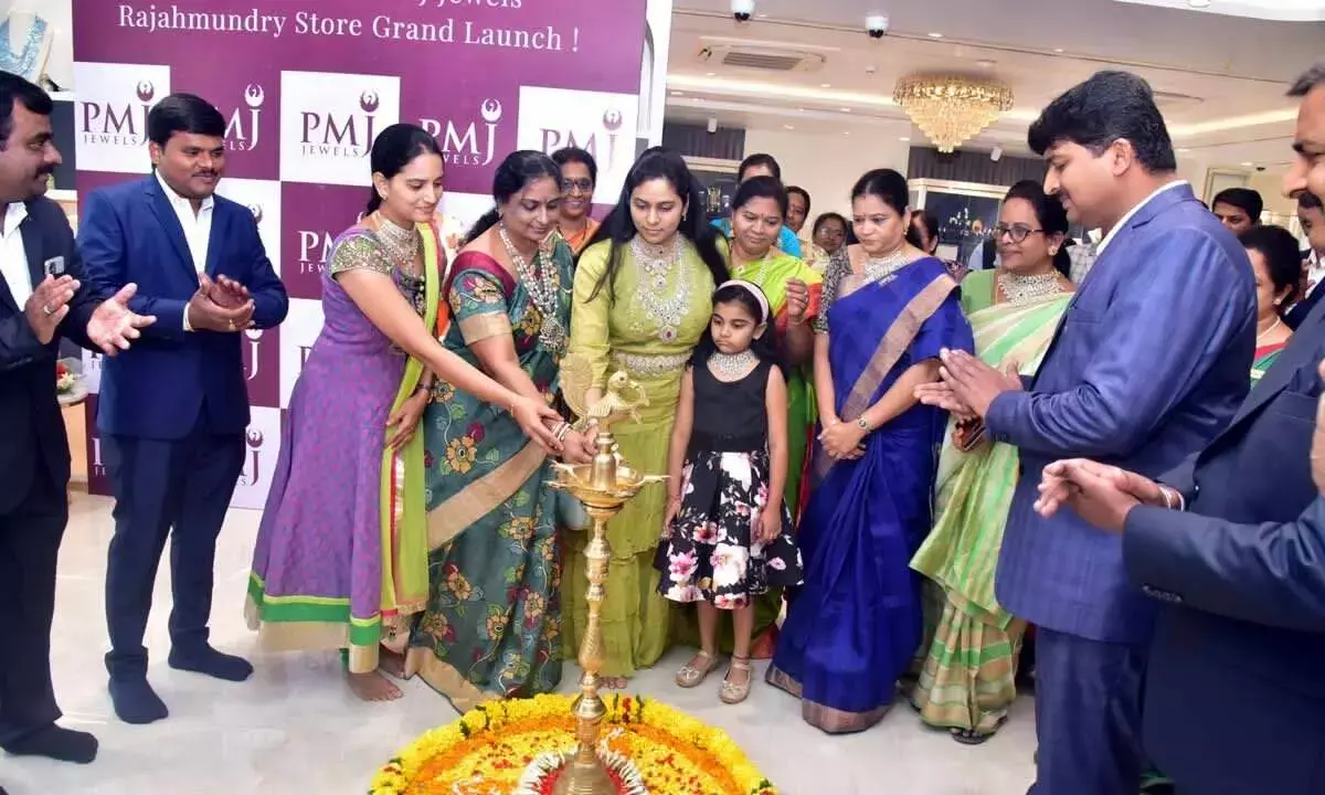 PMJ Jewels opens new store at Rajahmundry