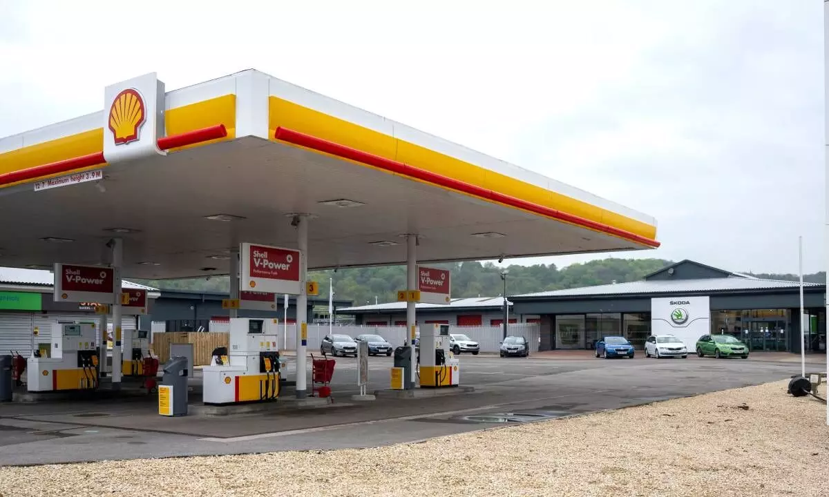 Shell reports $9.6 billion profit despite low energy prices