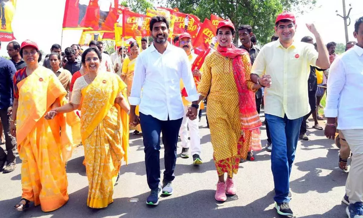 Lokesh mom joins him on 100th day of Yuva Gulam