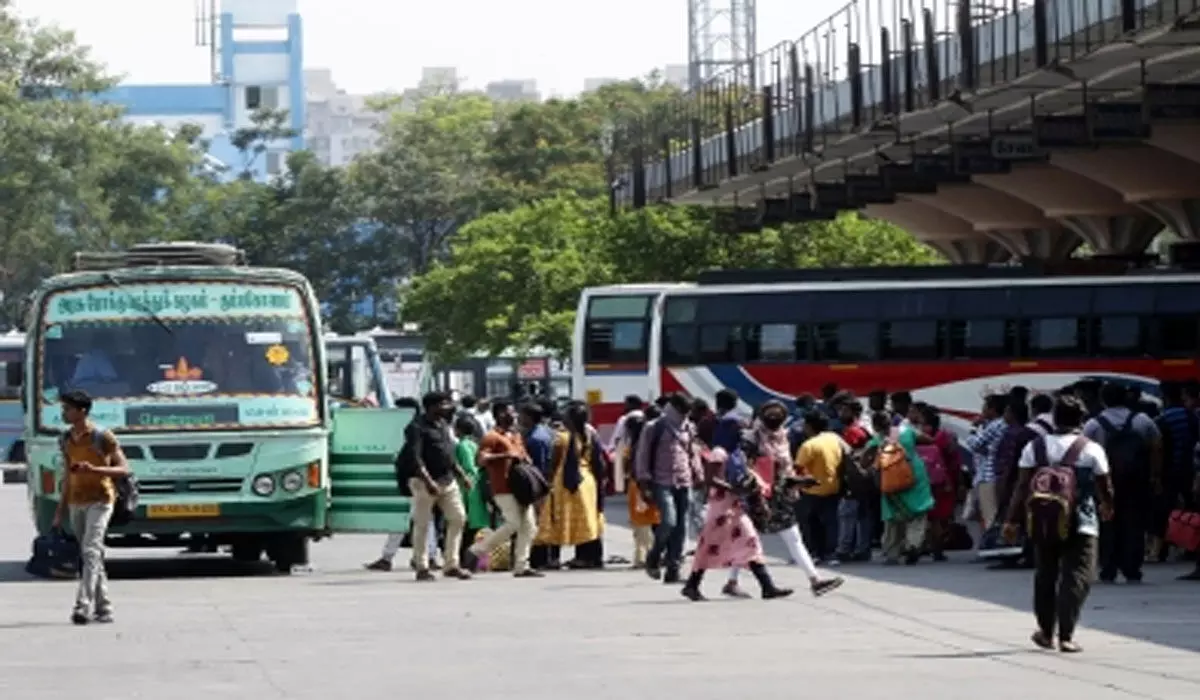 TN state transport orders bus conductors not to accept Rs 2,000 notes from passengers