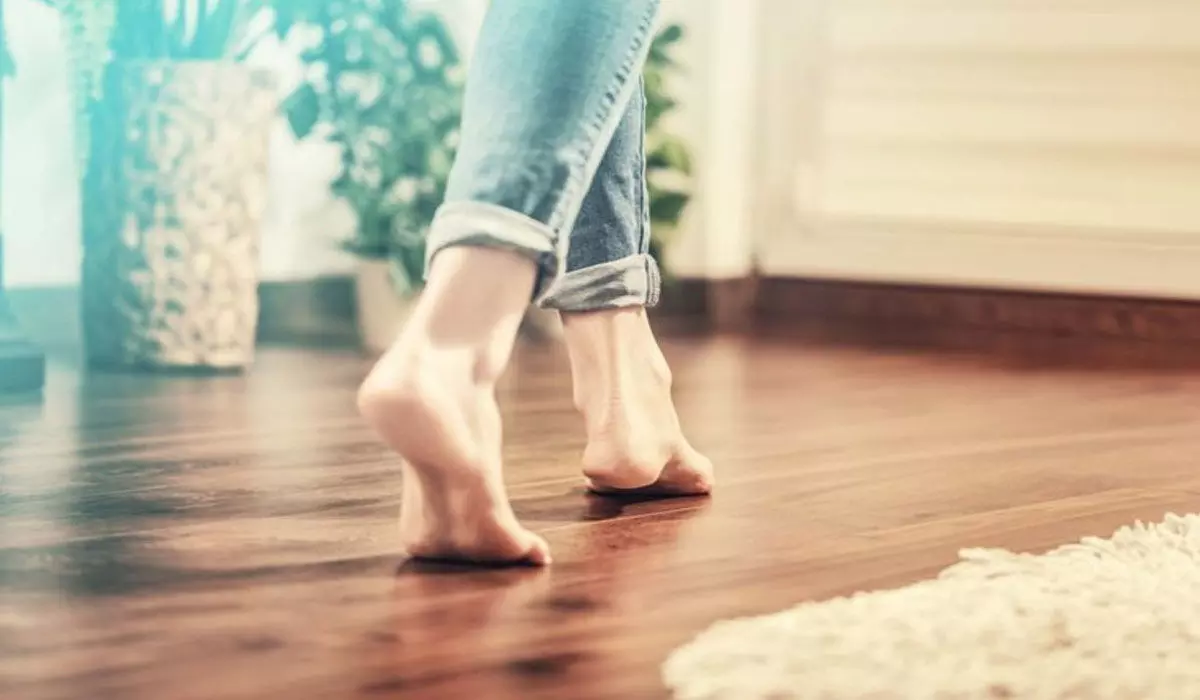 Is it bad for your feet to walk barefoot inside the house?