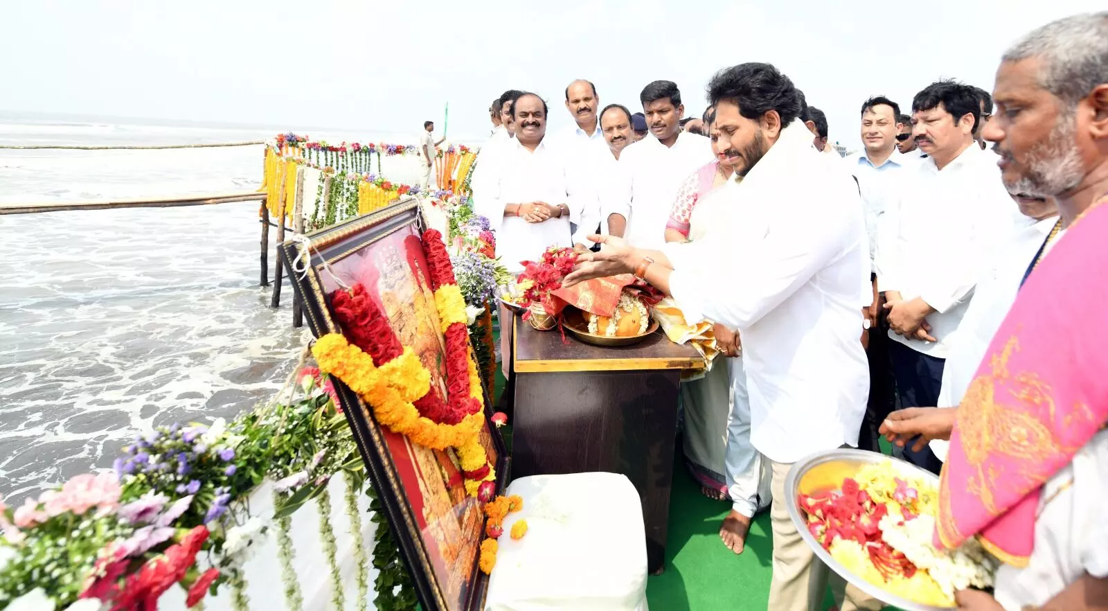 Jagan lays foundation stone for Machilipatnam Port