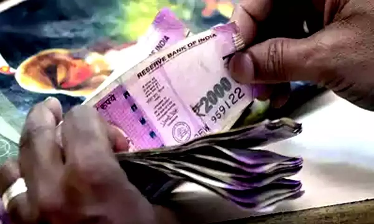 How Indians are finding ways to get rid of Rs 2,000 notes