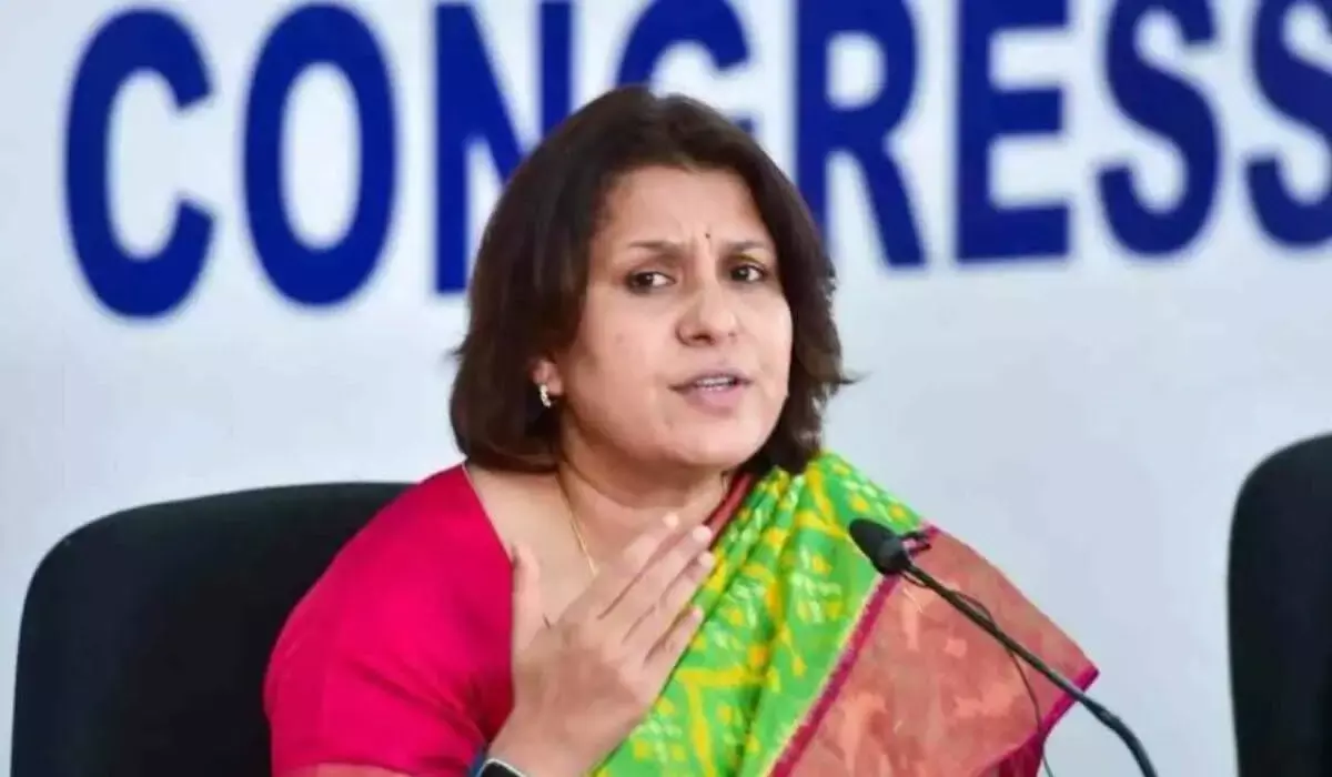 Cong slams Centre over CBI probe in train crash