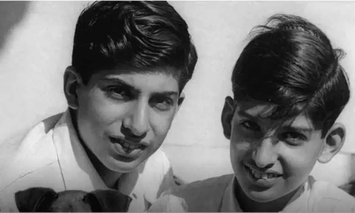 Did you know Ratan Tatas younger brother, Jimmy Tata, lives modestly in a 2 BHK flat