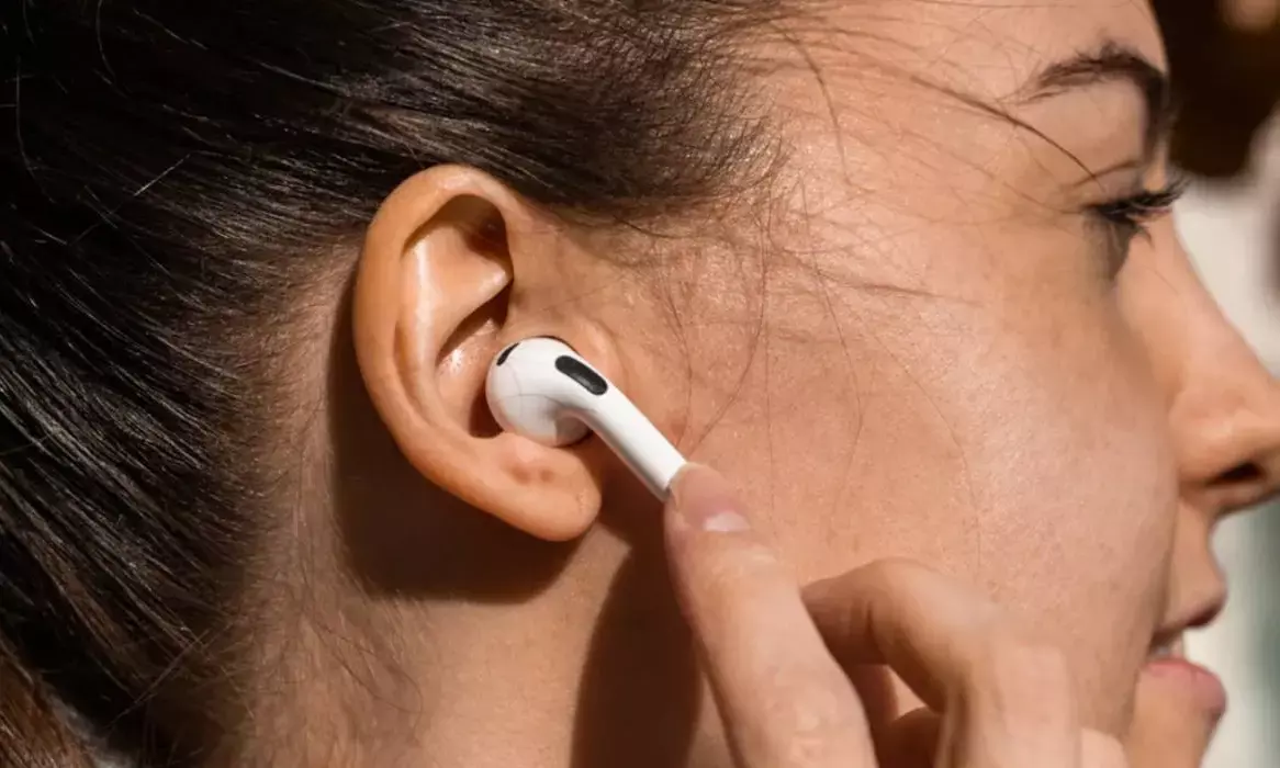 Prolonged use of ear buds can lead to loss of hearing