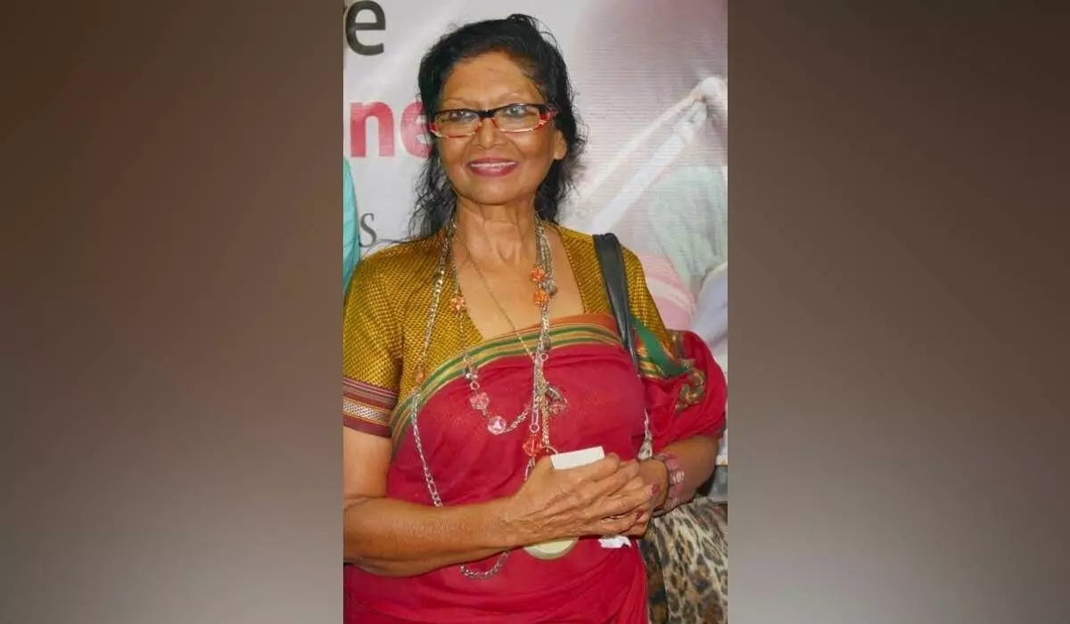 Dinu Randive Memorial Journalism Award for Olga Tellis Dinu Randive Memorial Journalism Award for Olga Tellis