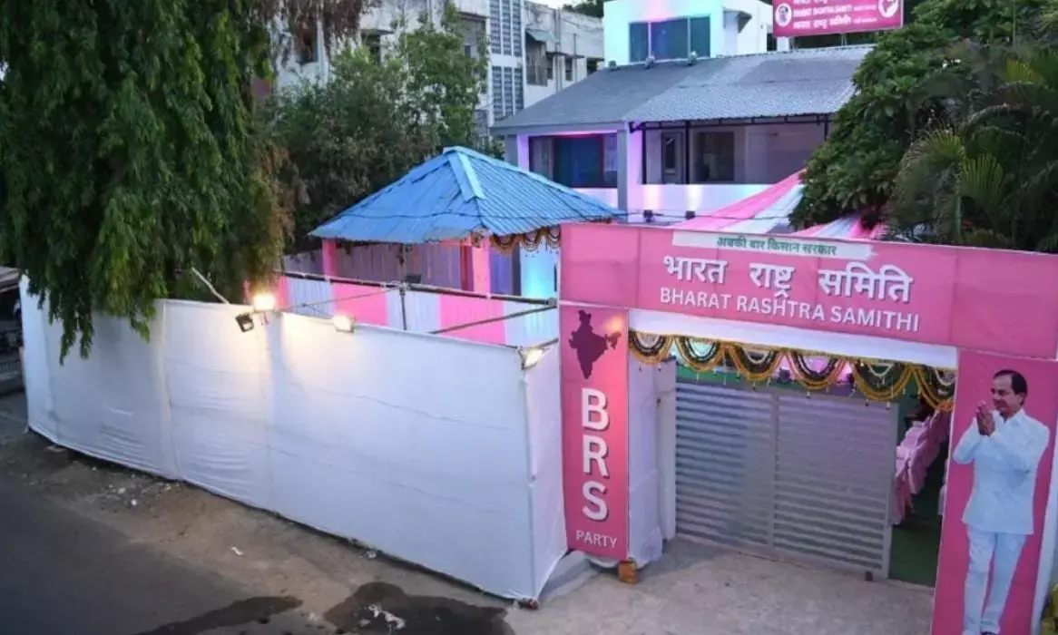 KCR opens BRS 1st office in Maharashtra