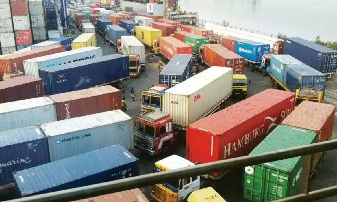 India, US to fast track Customs clearance pact