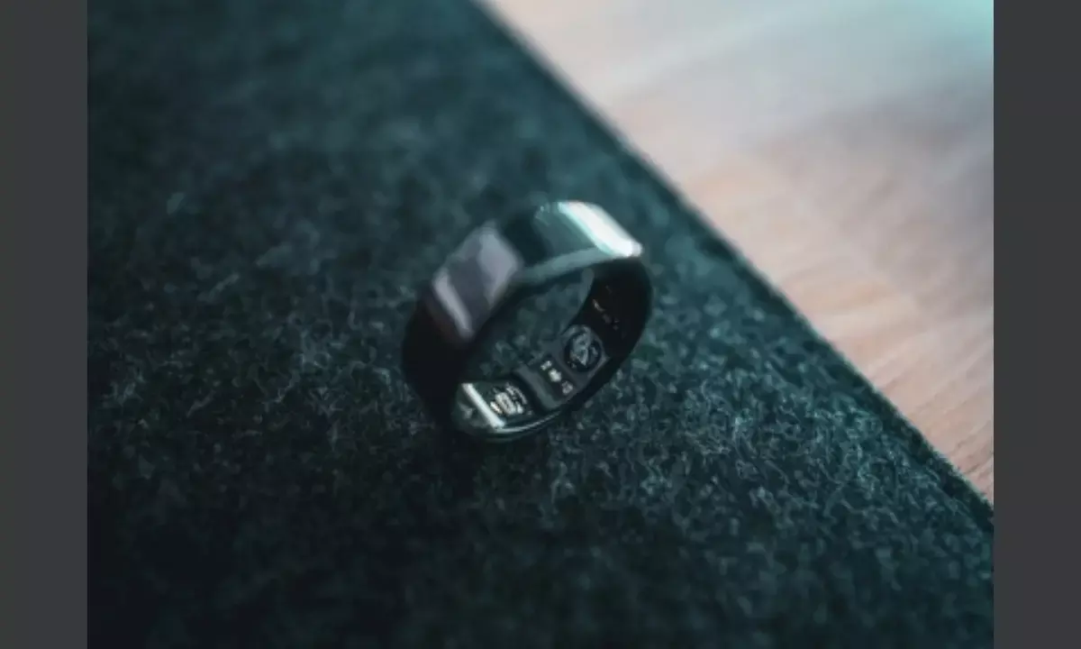 Smart Rings vs Smartwatches: 2025s Winning Wearable