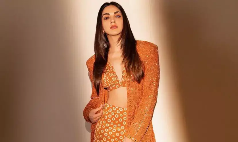 Kiara Advani Effortlessly Sizzles in a Tangerine Arpita Mehta Gharara Set with Stylish Jacket!