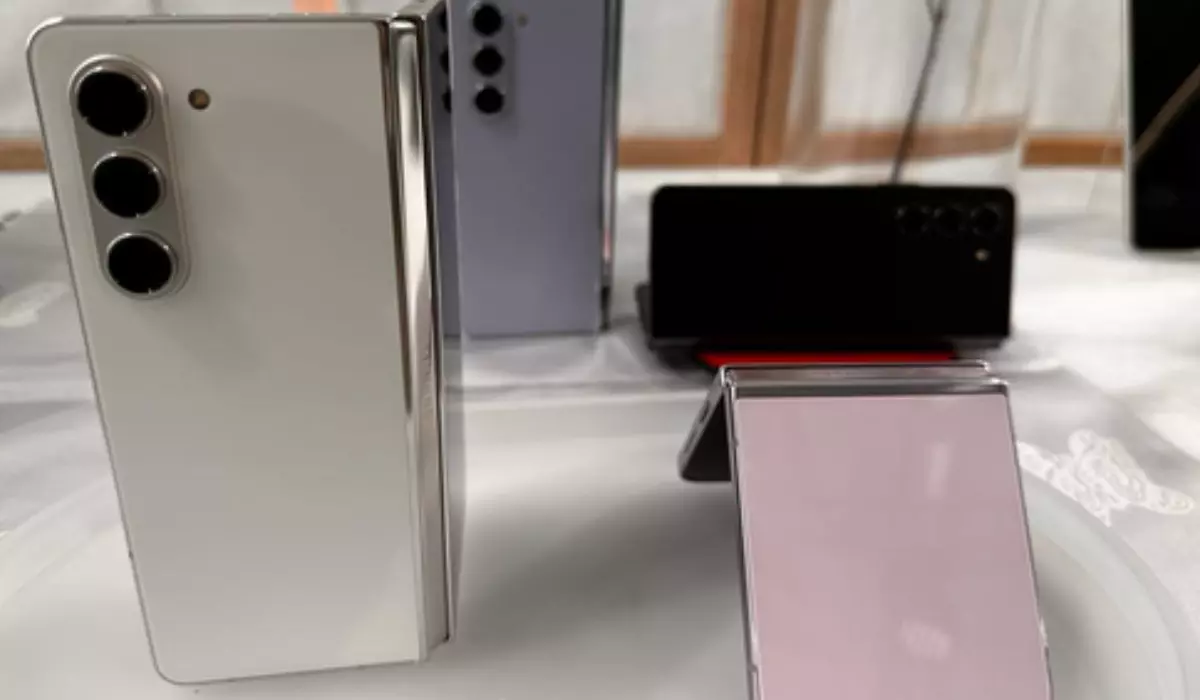 Samsung foldable smartphones