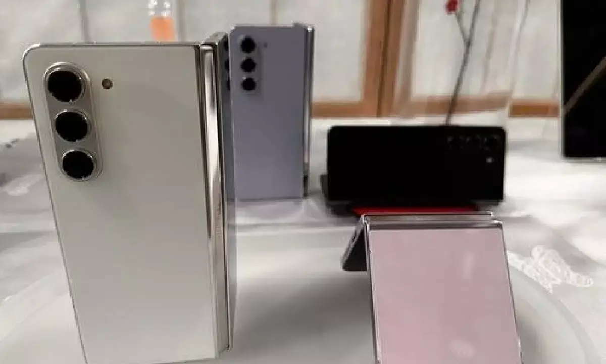 Samsung India gets 1L advance bookings for its new foldables