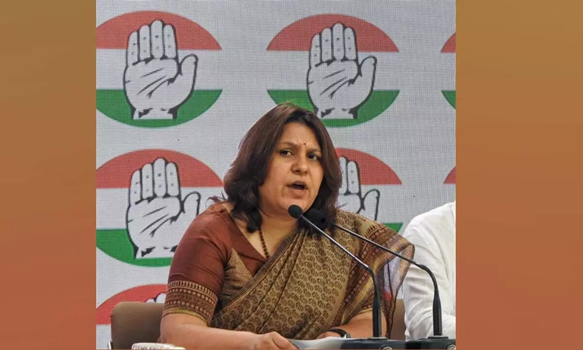 Congress charges Centre with corruption, citing CAG reports
