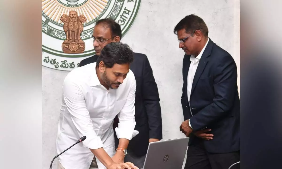 AP CM lays stone for 3 renewable energy projects