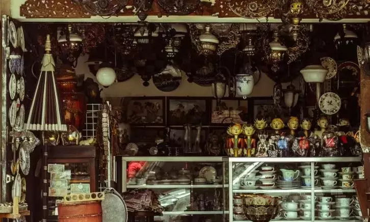 Hyderabads Magnificent Eight: From Laad Bazaars Alluring Bangles to Vintage Home Decor Treasures