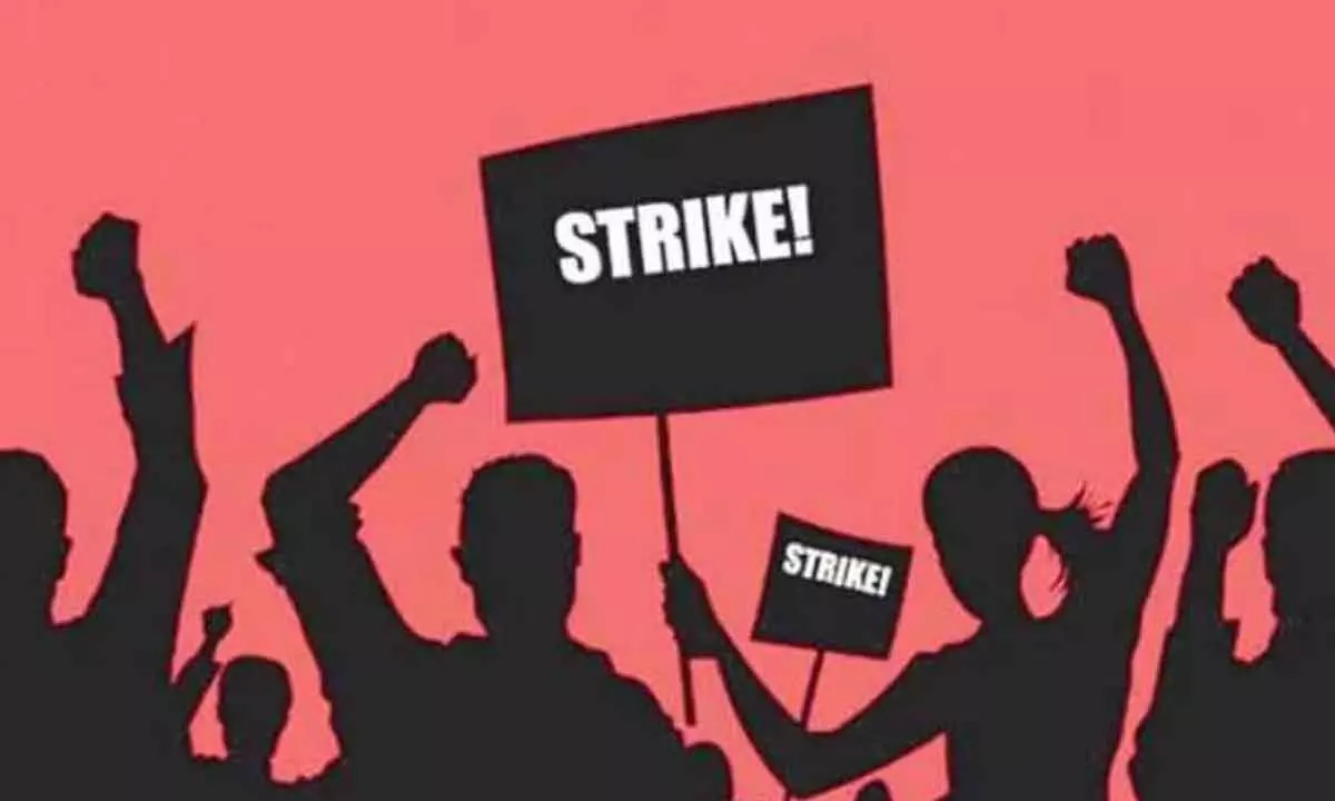 Traders at APMCs on indefinite strike