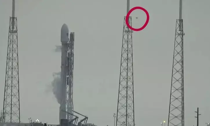 Internet Abuzz as Mysterious UFO Appears in SpaceX Explosion Footage