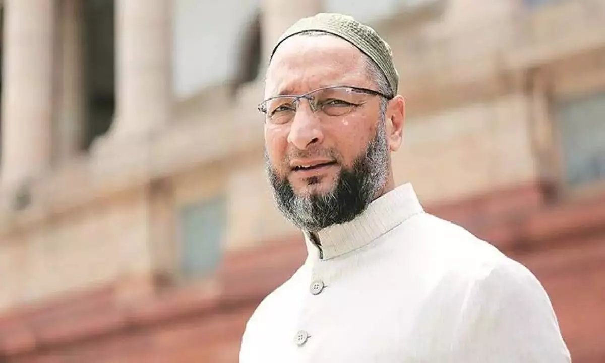 TS Cong chief questions Owaisi share in KCR family’s Rs 1L-cr loot