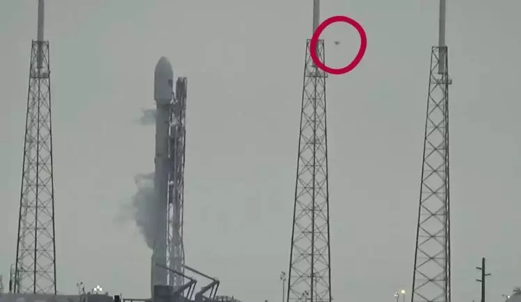 Internet Abuzz as Mysterious UFO Appears in SpaceX Explosion Footage