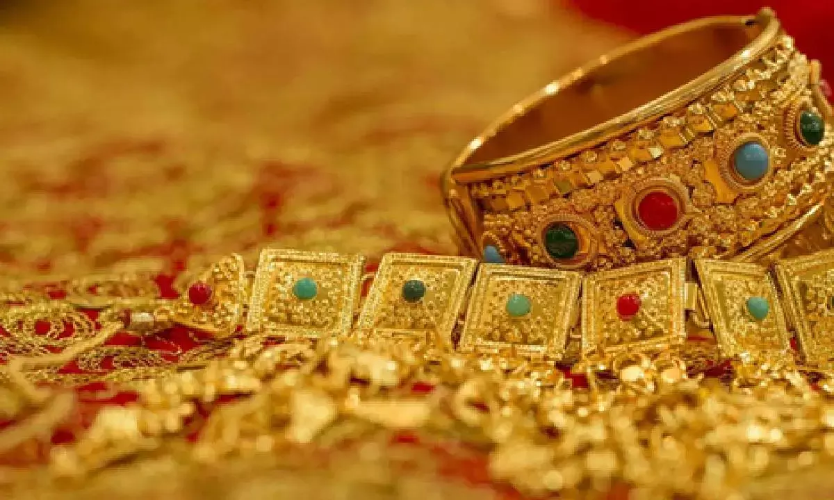 Hawkish stance of US Fed likely to keep gold prices muted