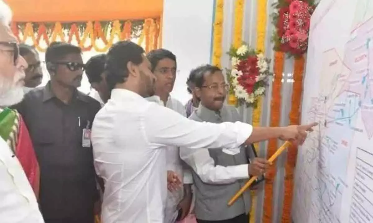 AP CM inaugurates `224 cr lift irrigation Pump House in Kurnool