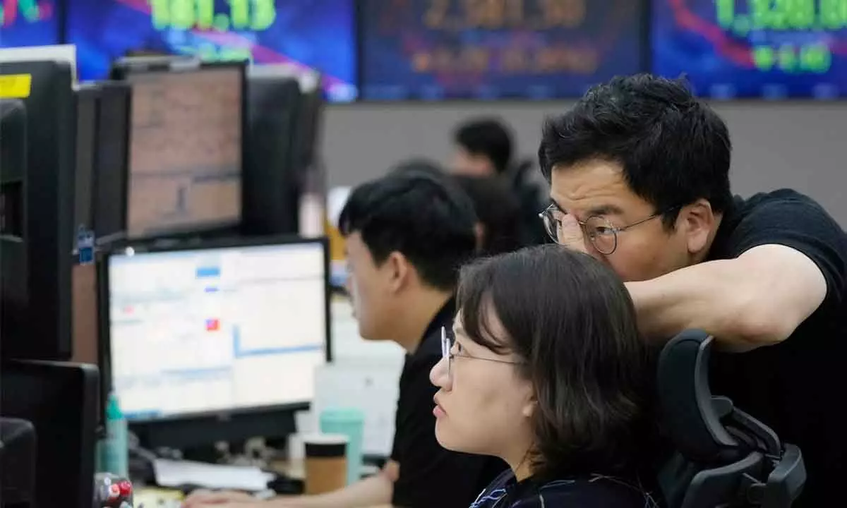 Asian stocks turn sluggish ahead of Fed rate decision